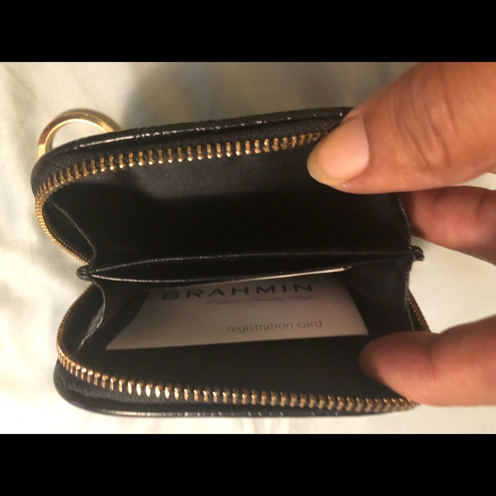 Round keychain wallet